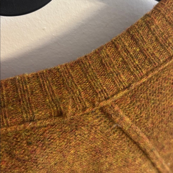 J. Crew Mustard Brown soft 100% wool Crew Neck Sweater size XL - Picture 4 of 10